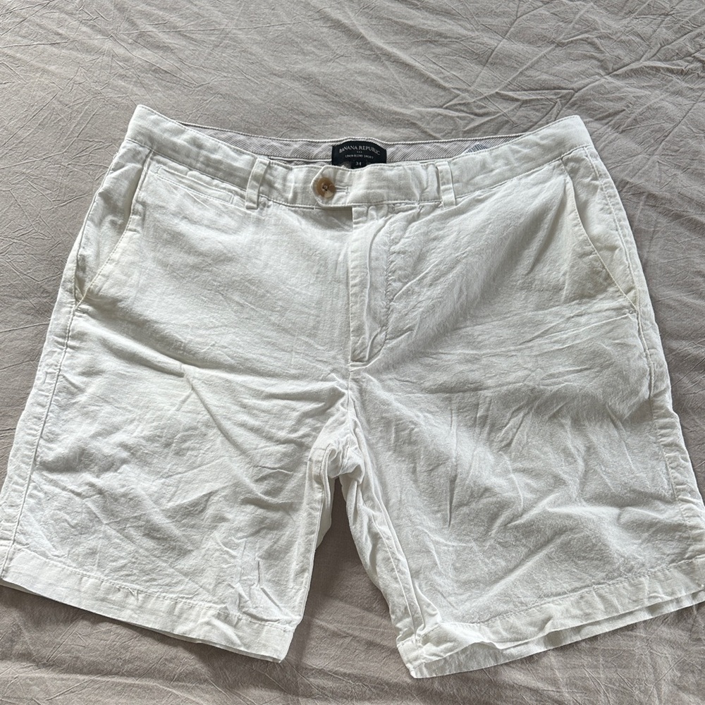 Men’s Banana Republic Cream Linen Shorts